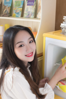 免费看国外胸大美女网站